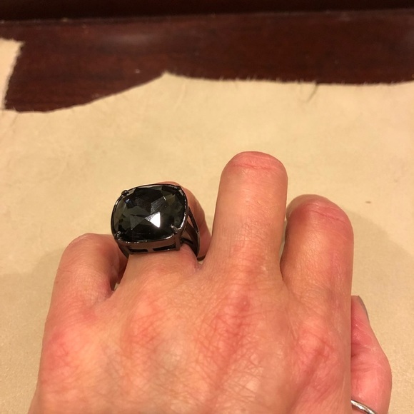 Premier Designs ring black stone and band
Size 7.5 - Picture 3 of 6